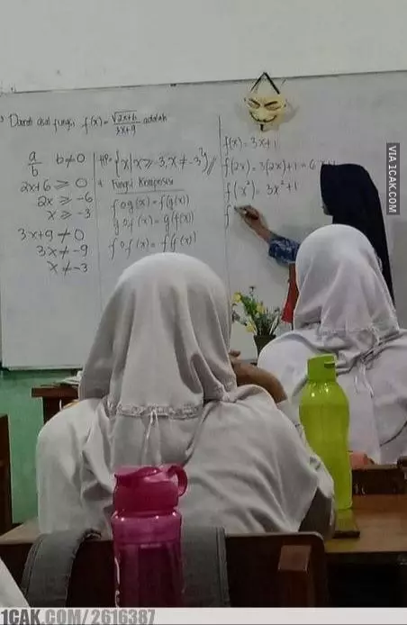 momen absurd gunakan papan tulis Berbagai sumber momen absurd gunakan papan tulis Berbagai sumber