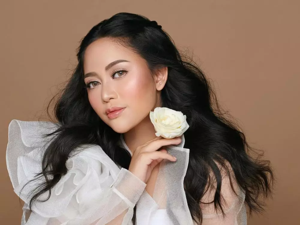 Gaya pemotretan Rachel Vennya terbaru © 2021 brilio.net