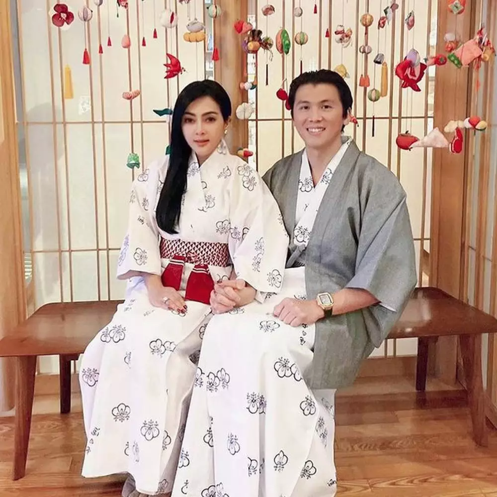 anniversary syahrini dan reino di jepang Berbagai sumber