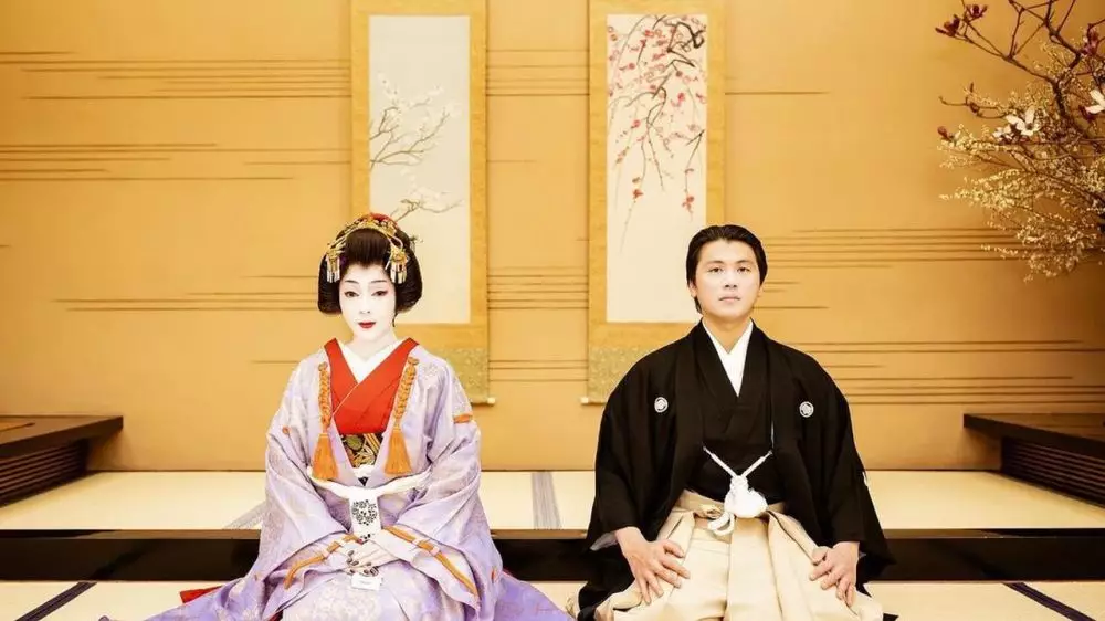 anniversary syahrini dan reino di jepang Berbagai sumber