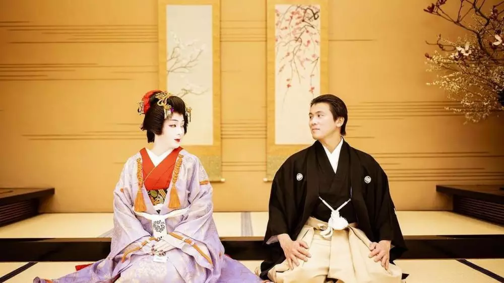 anniversary syahrini dan reino di jepang Berbagai sumber