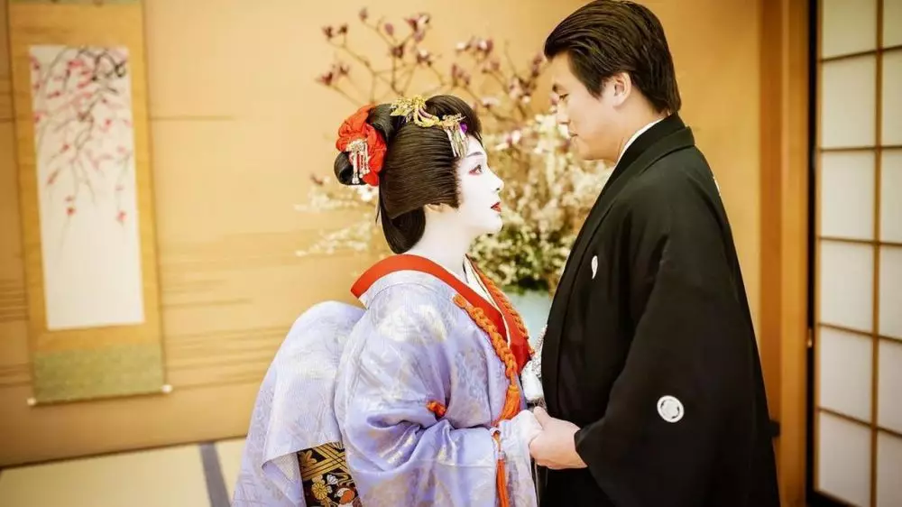 anniversary syahrini dan reino di jepang Berbagai sumber