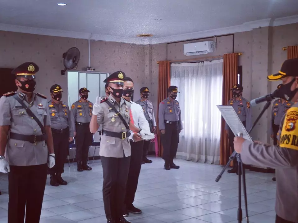 potret kapolsek termuda dalam sejarah Facebook