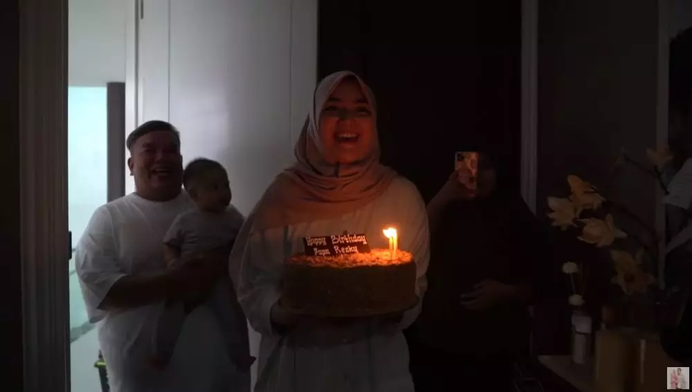kejutan ultah Rezky © YouTube