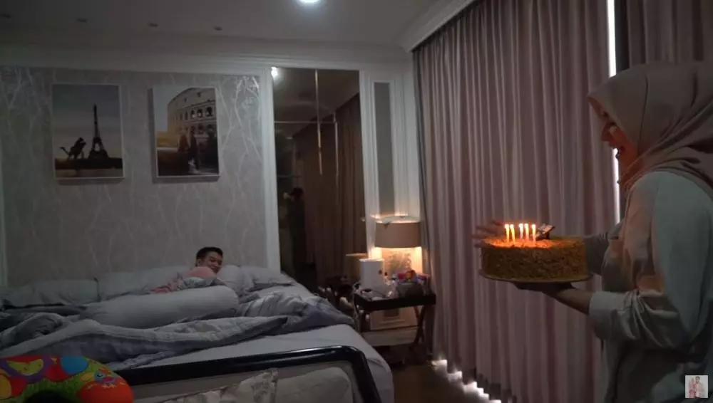 kejutan ultah Rezky © YouTube