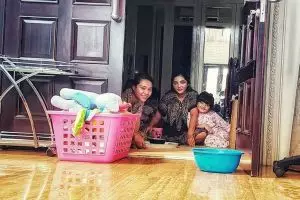 Kondisi membaik, ini 8 potret Ashanty jalani isolasi mandiri di rumah