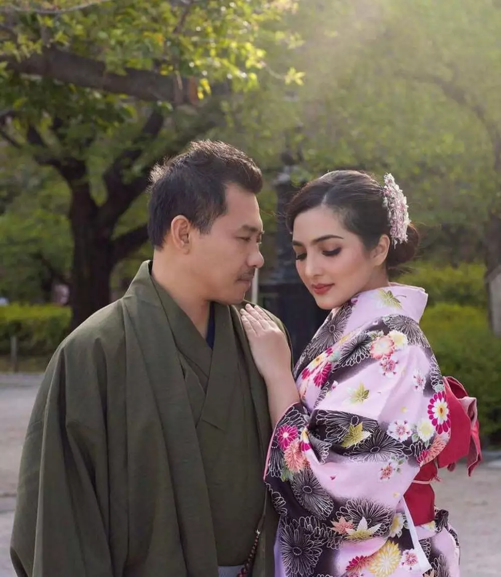 Potret pasangan seleb dalam balutan Kimono Instagram