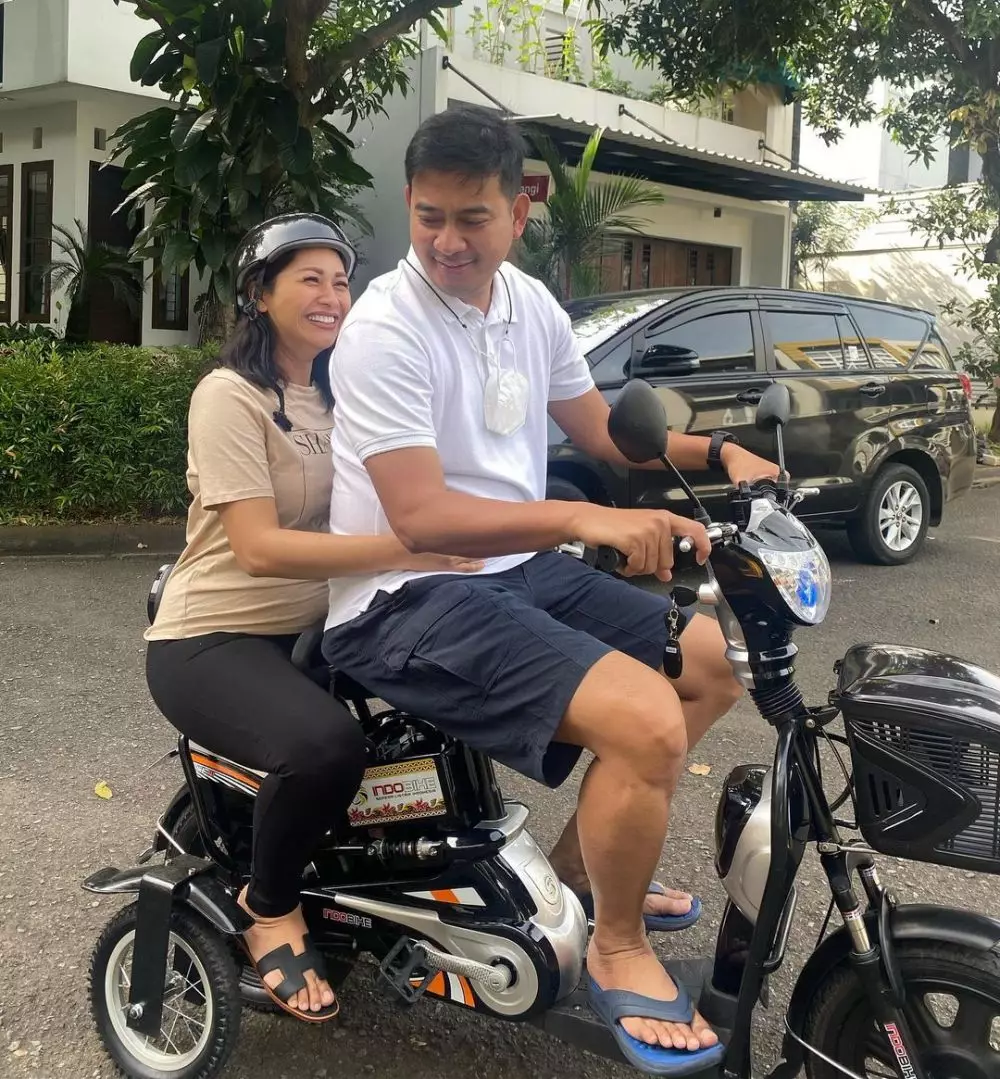 Tata Brotoseno naik sepeda © Instagram