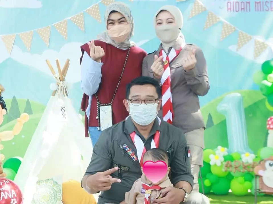 Ridwan Kamil Rayakan ultah ke-1 anak angkat Instagram Ridwan Kamil Rayakan ultah ke-1 anak angkat Instagram
