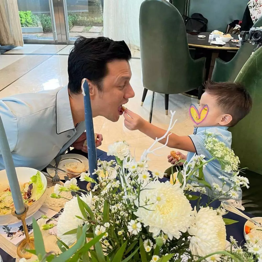 ulang tahun Christian Sugiono ke-40 © 2021 brilio.net ulang tahun Christian Sugiono ke-40 © 2021 brilio.net