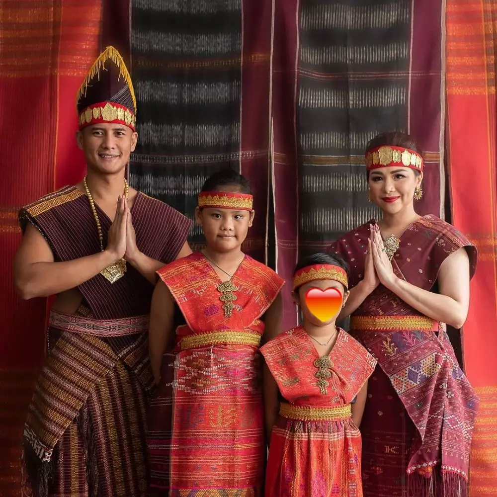 pemotretan choky sitohang dan keluarga © Instagram pemotretan choky sitohang dan keluarga © Instagram