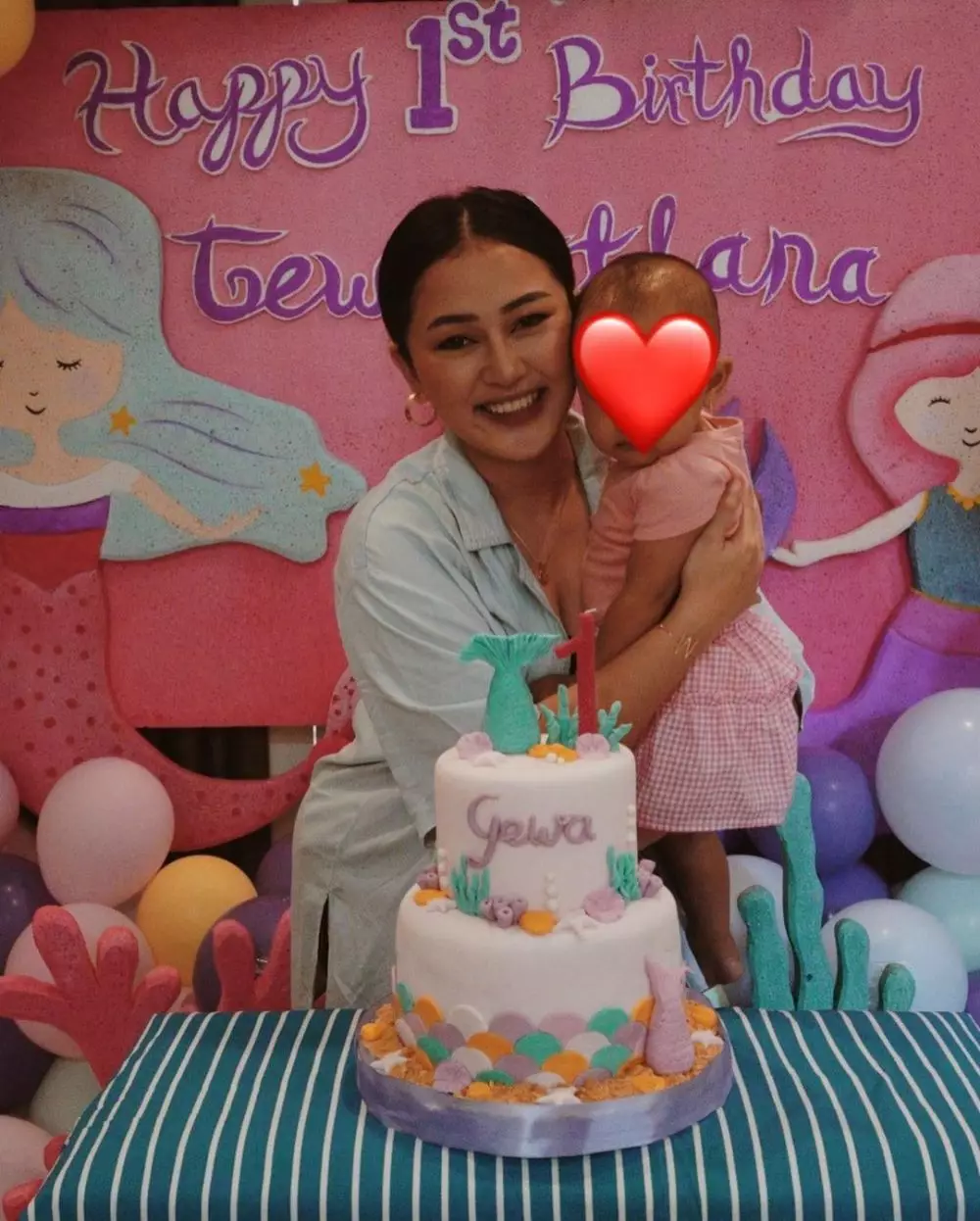 Momen ulang tahun pertama anak Mutia Ayu dan Glenn Fredly © 2021 brilio.net Momen ulang tahun pertama anak Mutia Ayu dan Glenn Fredly © 2021 brilio.net