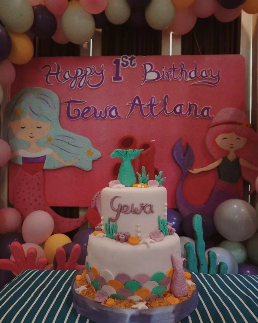 Momen ulang tahun pertama anak Mutia Ayu dan Glenn Fredly © 2021 brilio.net Momen ulang tahun pertama anak Mutia Ayu dan Glenn Fredly © 2021 brilio.net