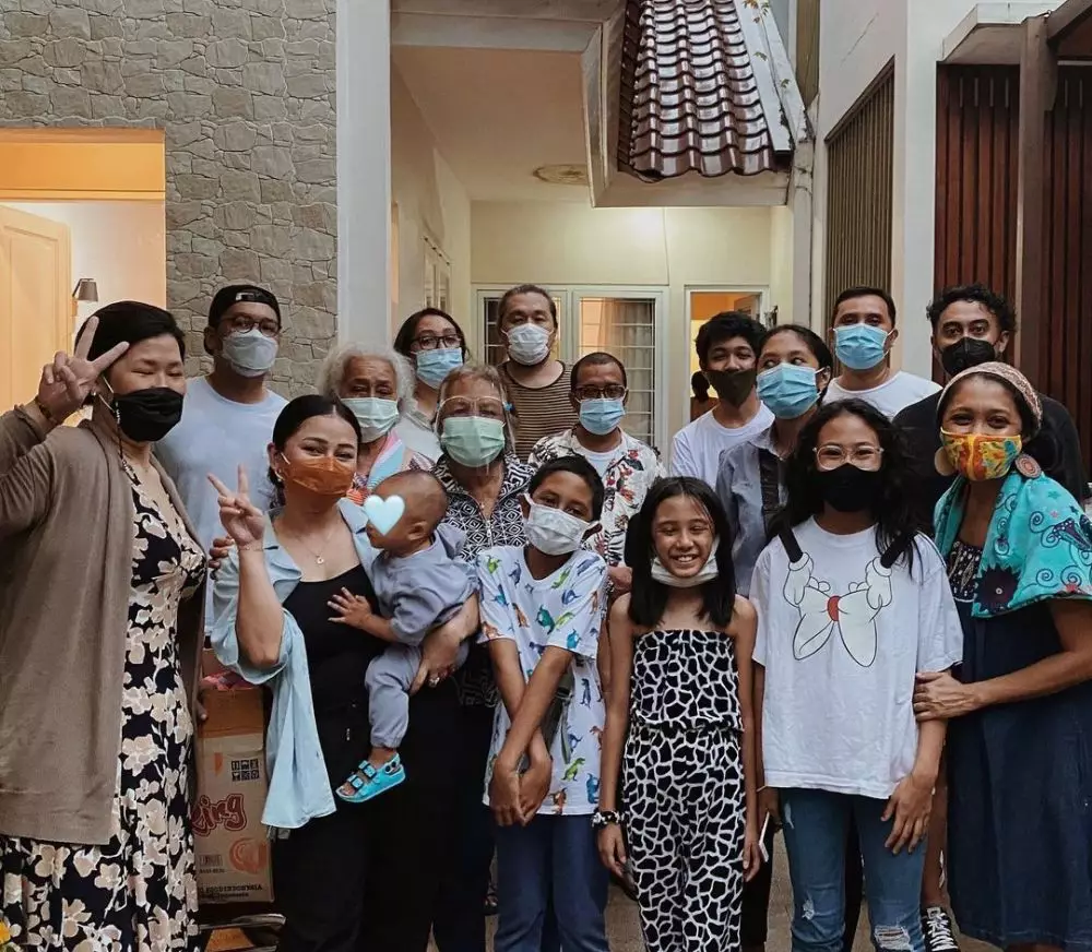 Momen ulang tahun pertama anak Mutia Ayu dan Glenn Fredly © 2021 brilio.net Momen ulang tahun pertama anak Mutia Ayu dan Glenn Fredly © 2021 brilio.net