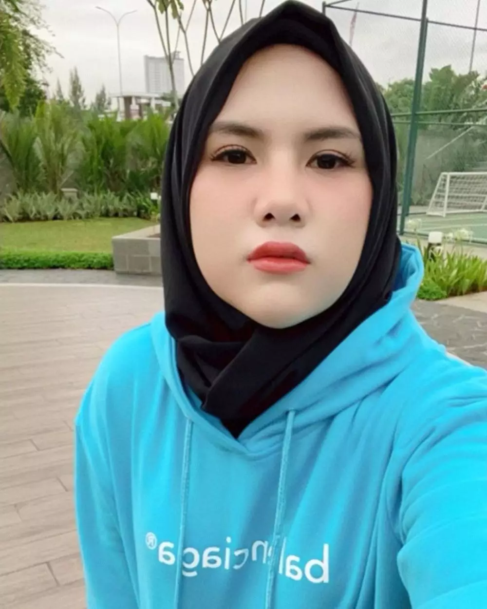 potret terbaru evelyn dengan hijab © Instagram