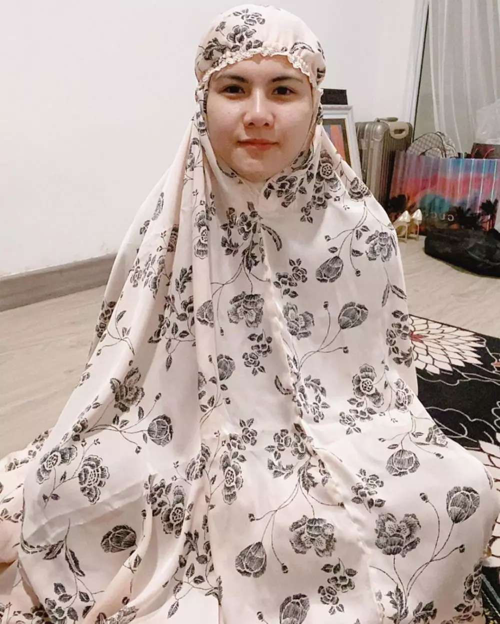 potret terbaru evelyn dengan hijab © Instagram