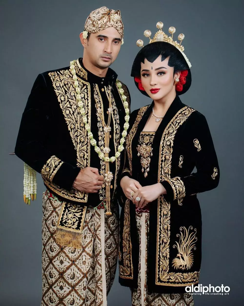 seleb blasteran pakai blangkon © 2021 brilio.net