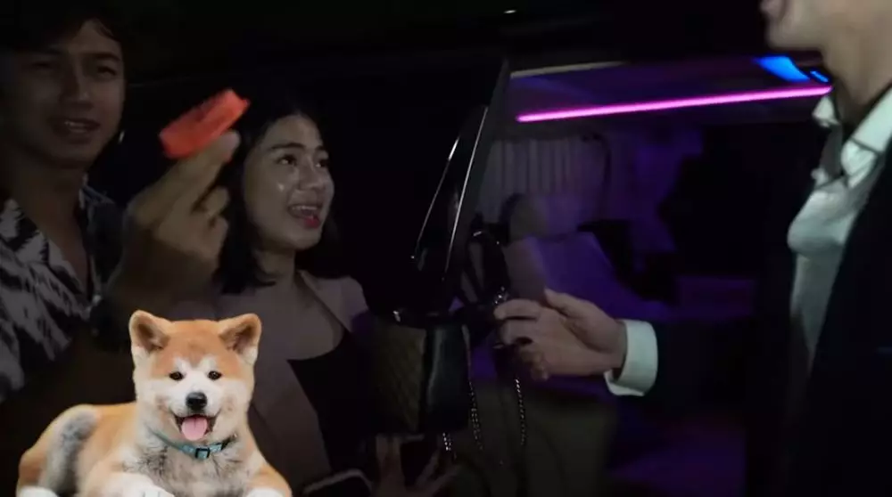 isi mobil baru Feli dan Hito © YouTube isi mobil baru Feli dan Hito © YouTube