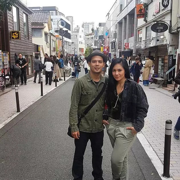 kenangan Wulan Guritno & Adilla Dimitri © 2021 brilio.net