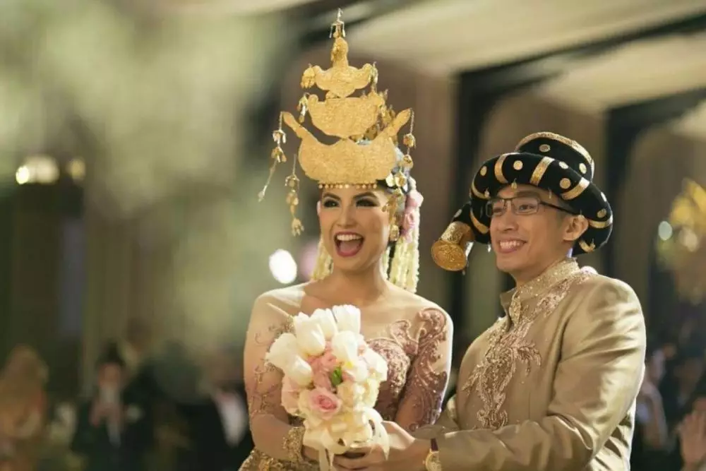 Potret seleb dengan baju adat batak © Instagram Potret seleb dengan baju adat batak © Instagram