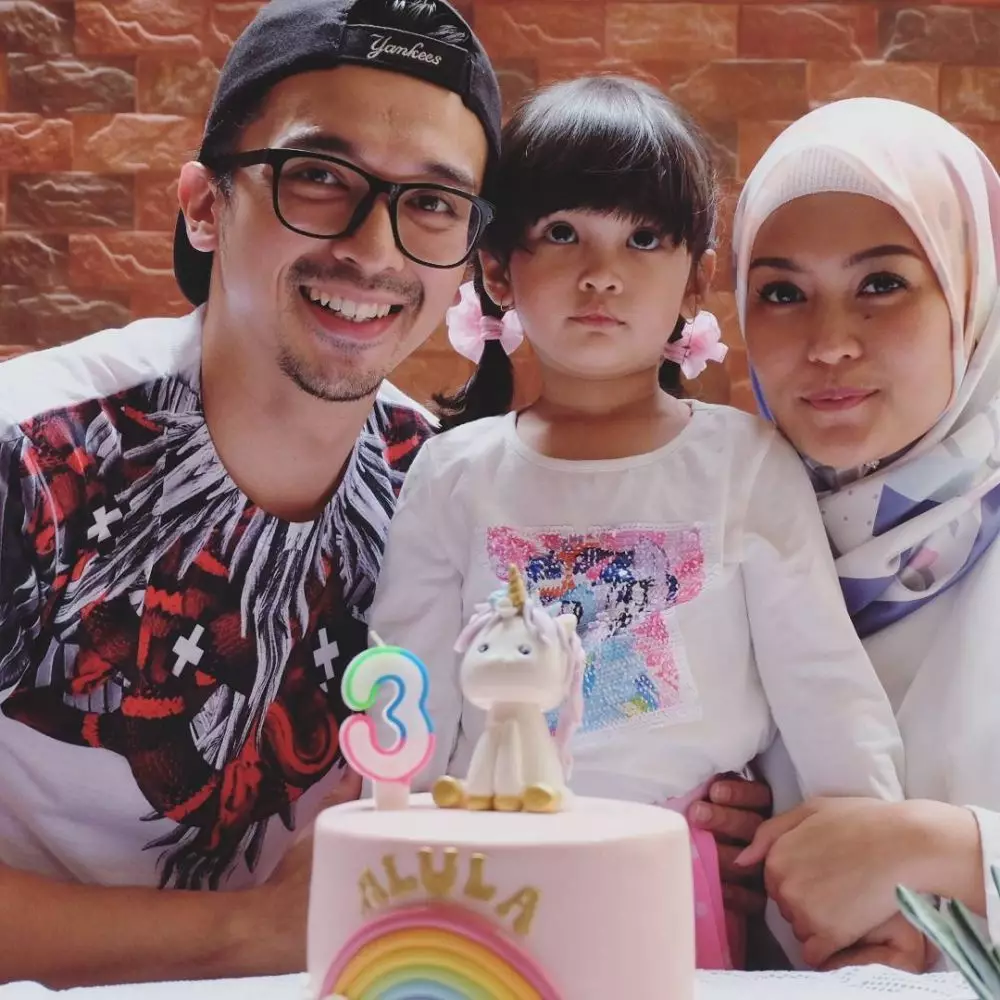 Potret pemain Cinta SMU bareng pasangan © 2021 brilio.net Potret pemain Cinta SMU bareng pasangan © 2021 brilio.net