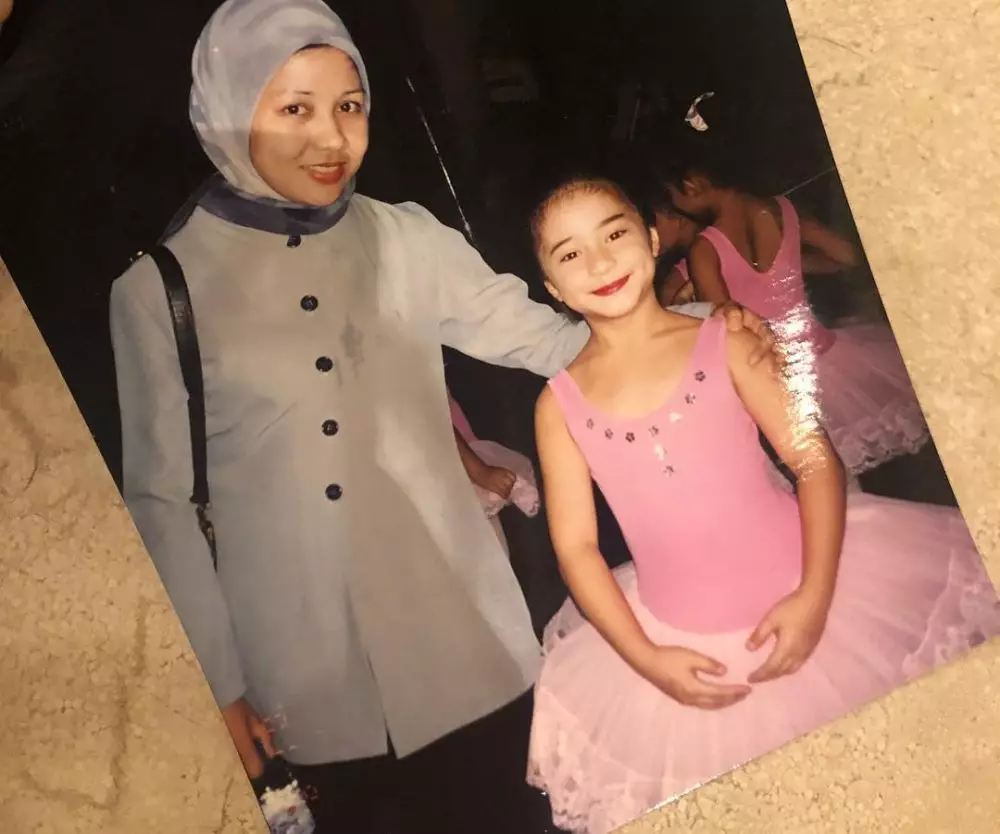 Potret masa kecil pesinetron cantik © Instagram Potret masa kecil pesinetron cantik © Instagram