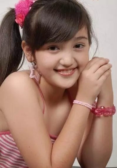 Potret masa kecil pesinetron cantik © Instagram Potret masa kecil pesinetron cantik © Instagram