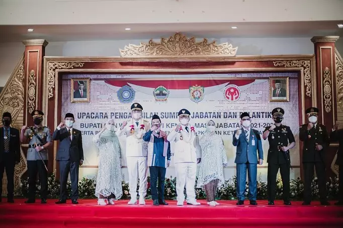 Potret terbaru Chacha Frederica usai jadi istri pejabat Instagram Potret terbaru Chacha Frederica usai jadi istri pejabat Instagram