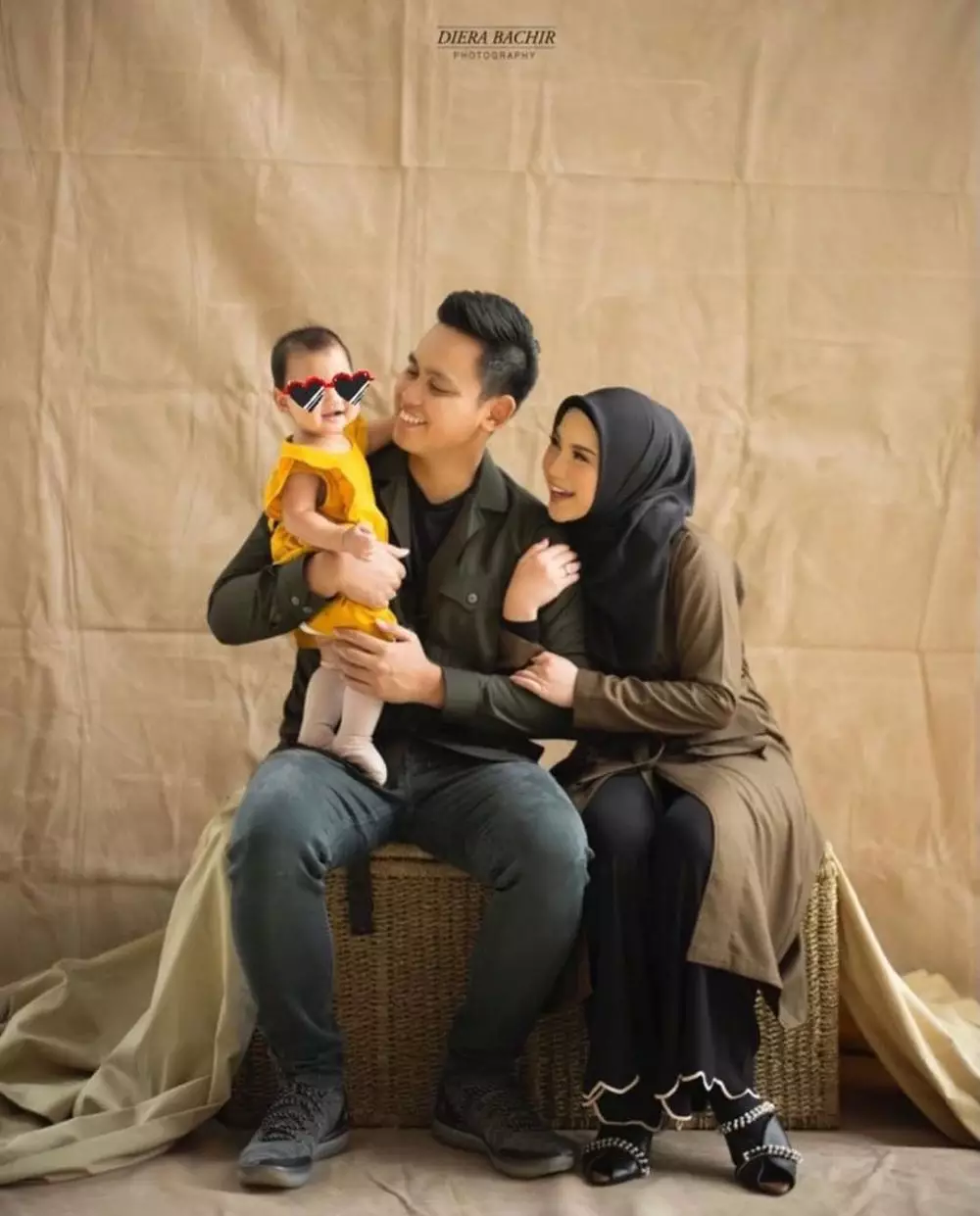 Potret terbaru Chacha Frederica usai jadi istri pejabat Instagram Potret terbaru Chacha Frederica usai jadi istri pejabat Instagram