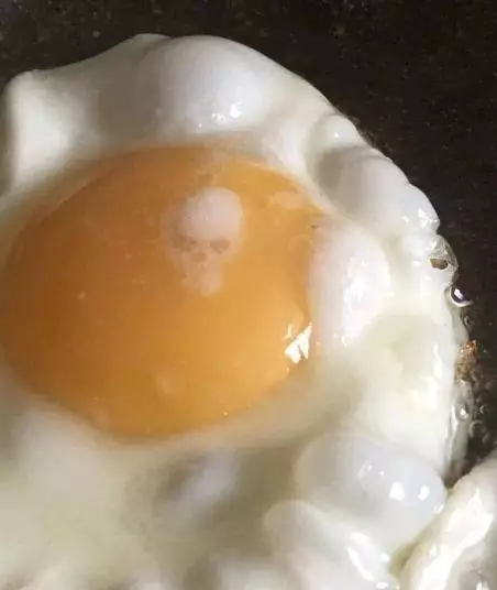 momen ngeselin waktu pengen makan © 2021 instagram.com