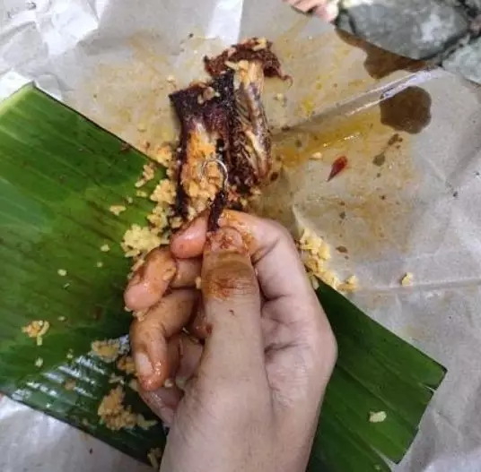 momen ngeselin waktu pengen makan © 2021 instagram.com