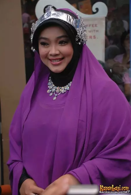 perjalanan karier Rina Gunawan  © 2021 brilio.net