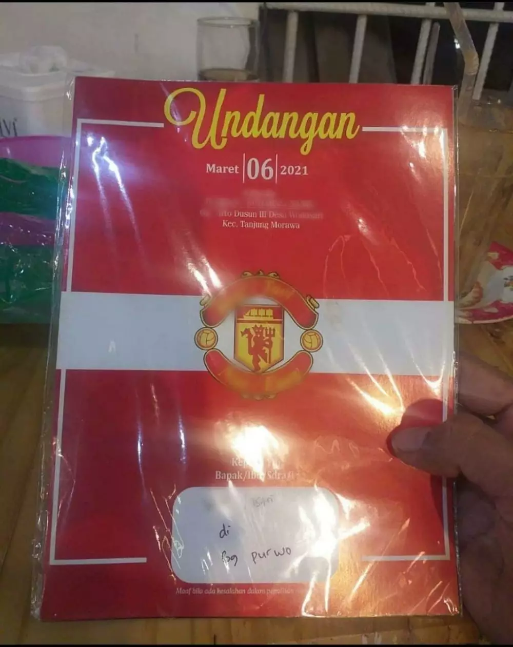 desain surat undangan tema sepak bola Berbagai sumber