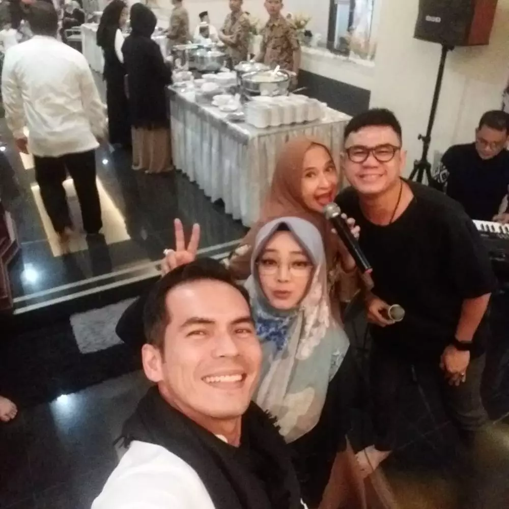 Rina Gunawan dan keluarga Syach © Instagram Rina Gunawan dan keluarga Syach © Instagram