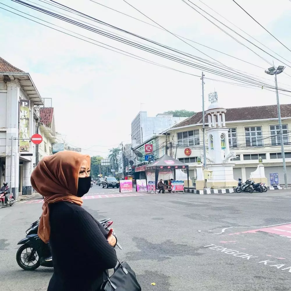 Potret Betharia berhijab © Instagram