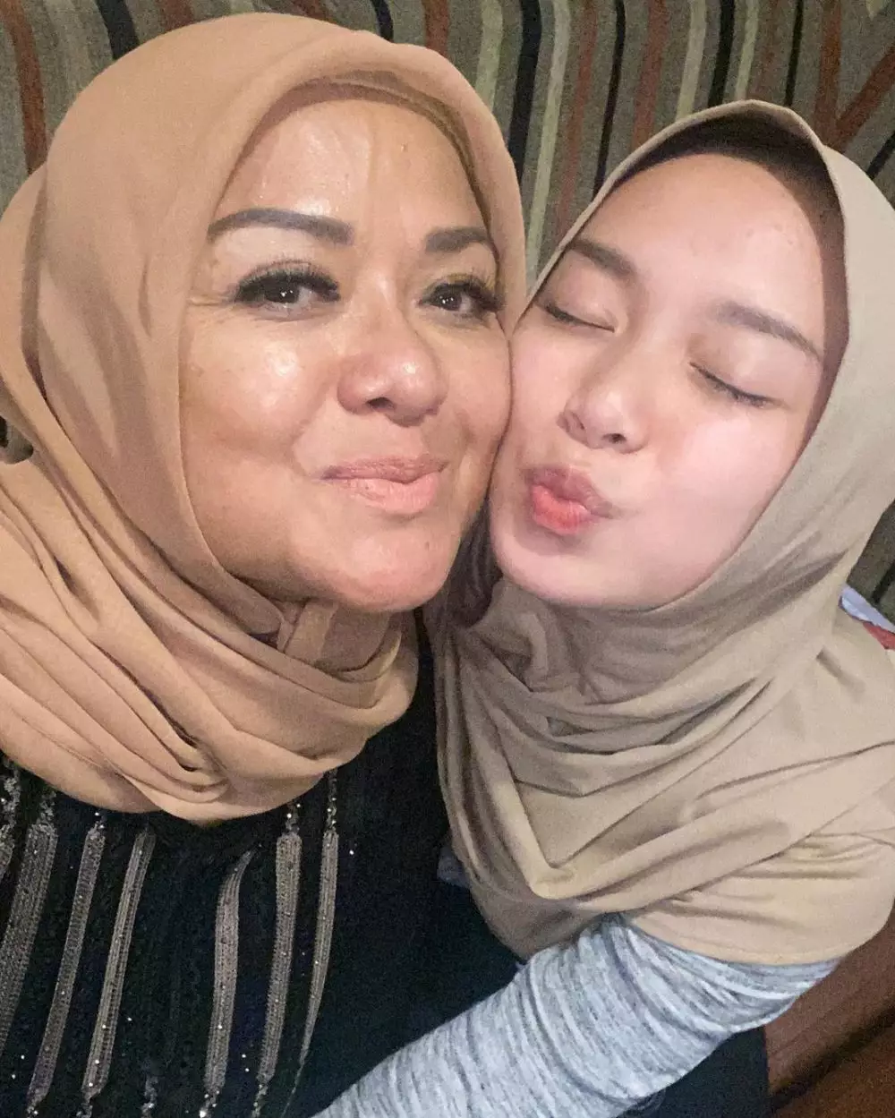 Potret Betharia berhijab © Instagram