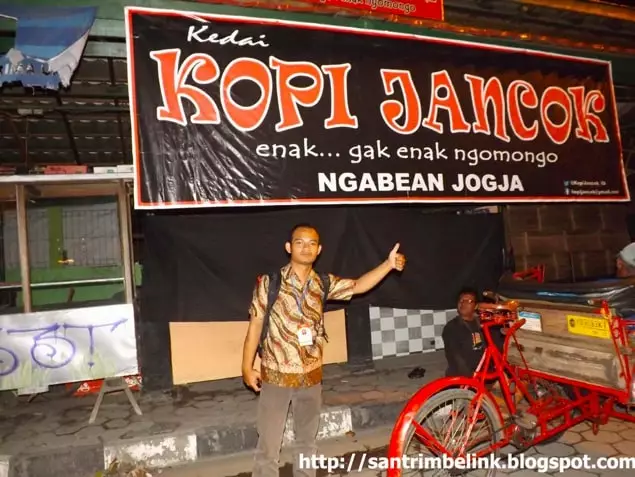nama nyeleneh kedai kopi © berbagai sumber nama nyeleneh kedai kopi © berbagai sumber