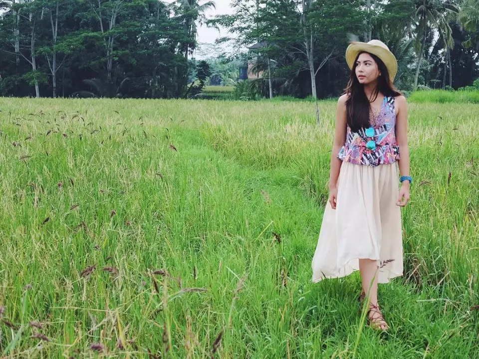 seleb cantik pemotretan di sawah © Instagram seleb cantik pemotretan di sawah © Instagram