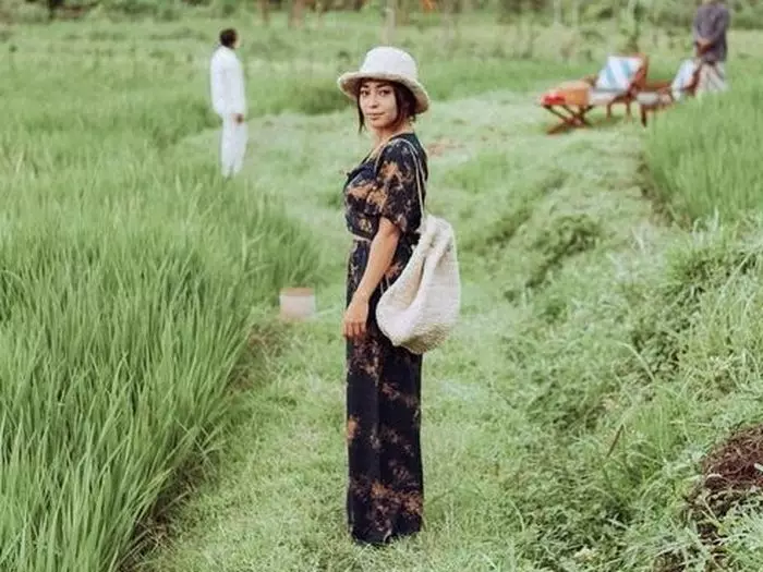 seleb cantik pemotretan di sawah © Instagram seleb cantik pemotretan di sawah © Instagram
