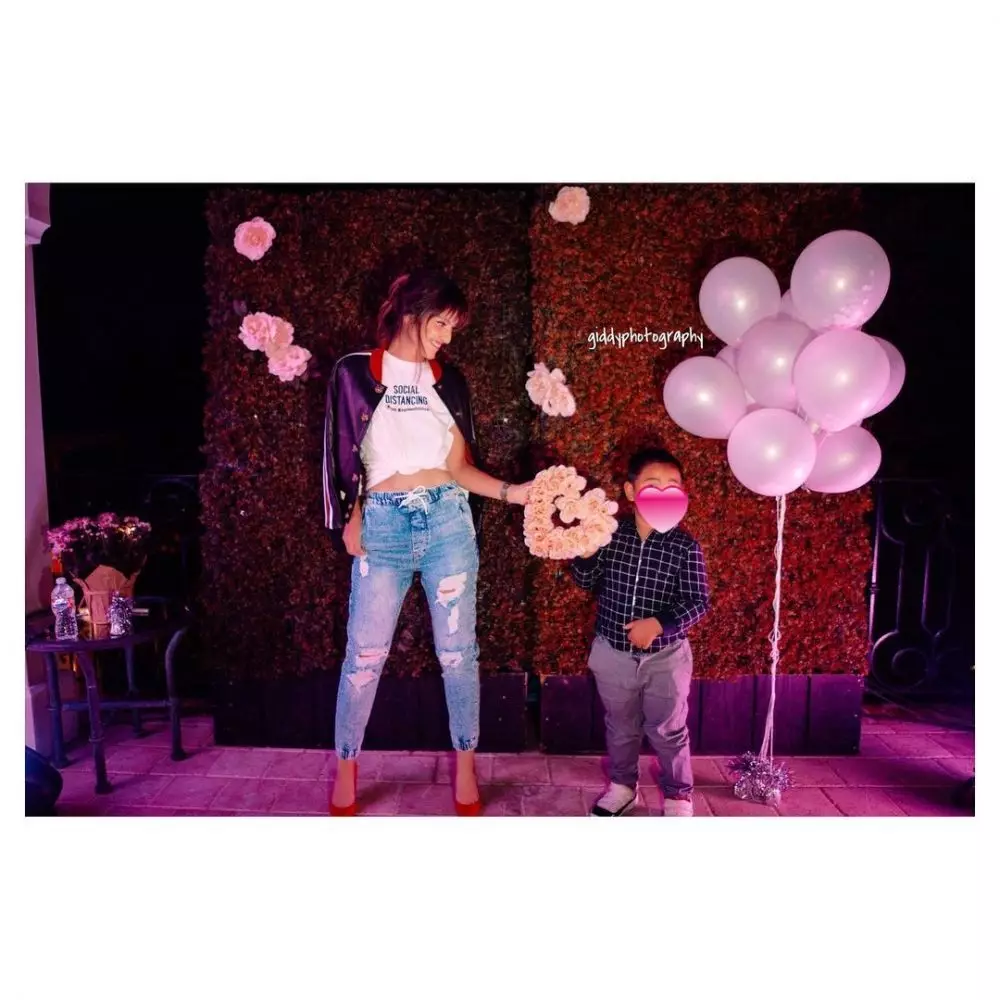 pemotretan Nia Ramadhani bareng anak © 2021 brilio.net