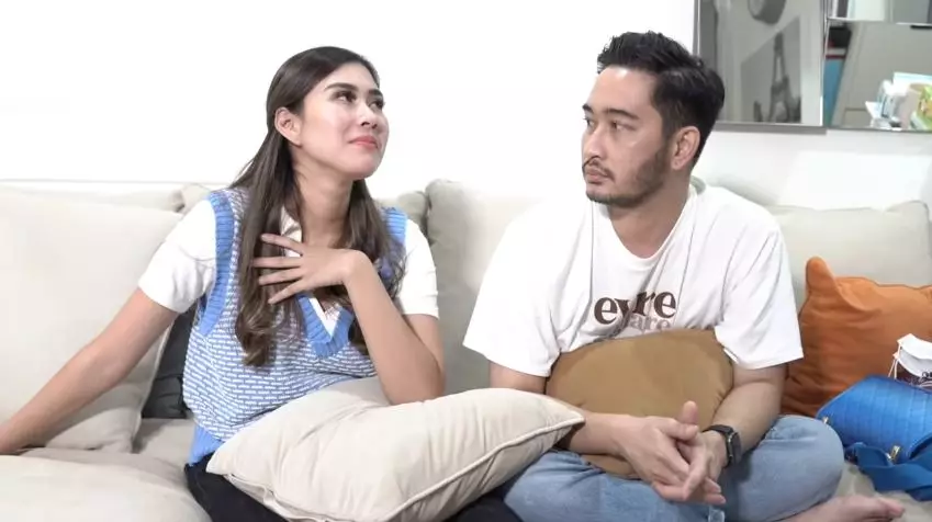 Cerita Syahnaz anak kembarnya positif Covid-19 © Instagram & YouTube Cerita Syahnaz anak kembarnya positif Covid-19 © Instagram & YouTube