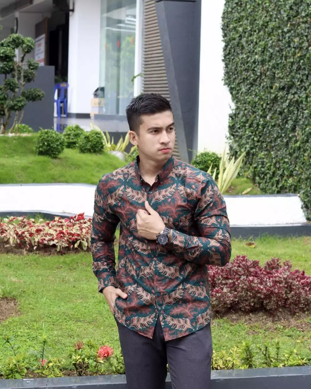 polisi mirip ali syakieb © Instagram