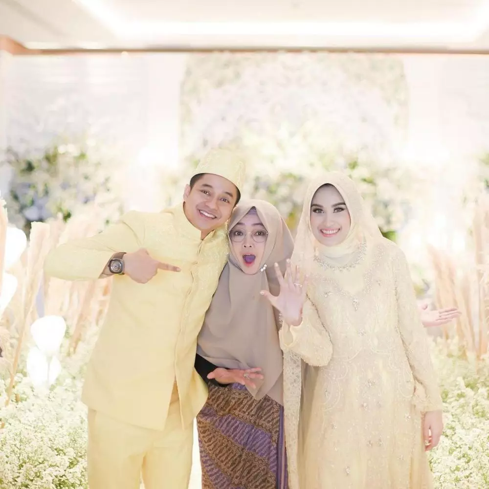 menikah dengan jasa WO rina © berbagai sumber