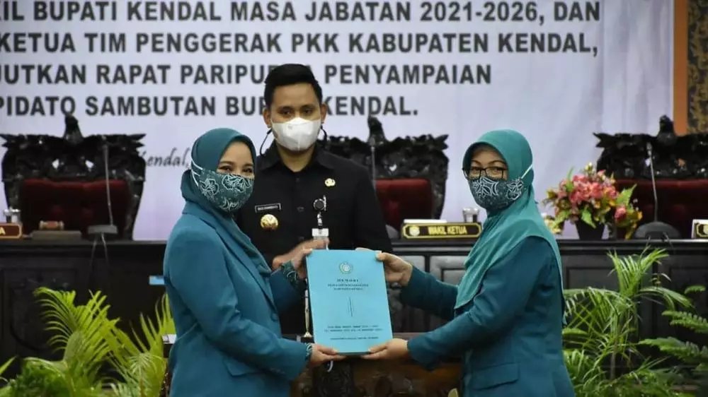 Chacha Frederica saat lakukan kunjungan kerja © 2021 brilio.net