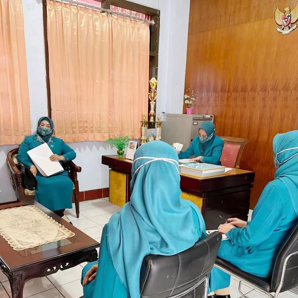 Chacha Frederica saat lakukan kunjungan kerja © 2021 brilio.net