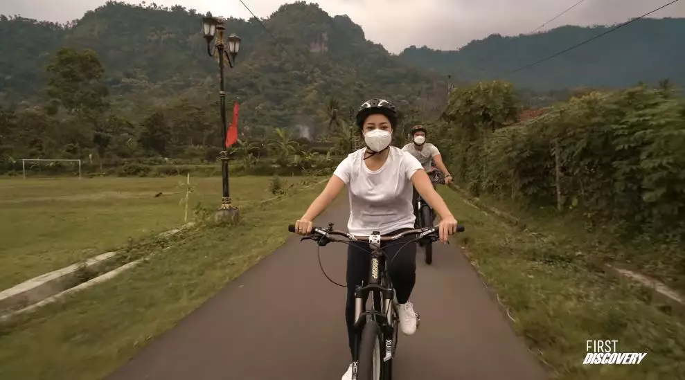 10 pasang seleb sepedaan © YouTube