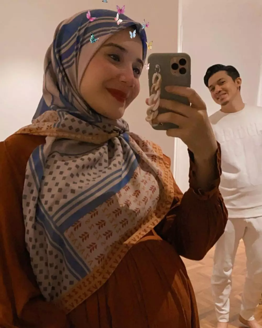 Zaskia Sungkar di trimester ketiga © 2021 brilio.net Zaskia Sungkar di trimester ketiga © 2021 brilio.net