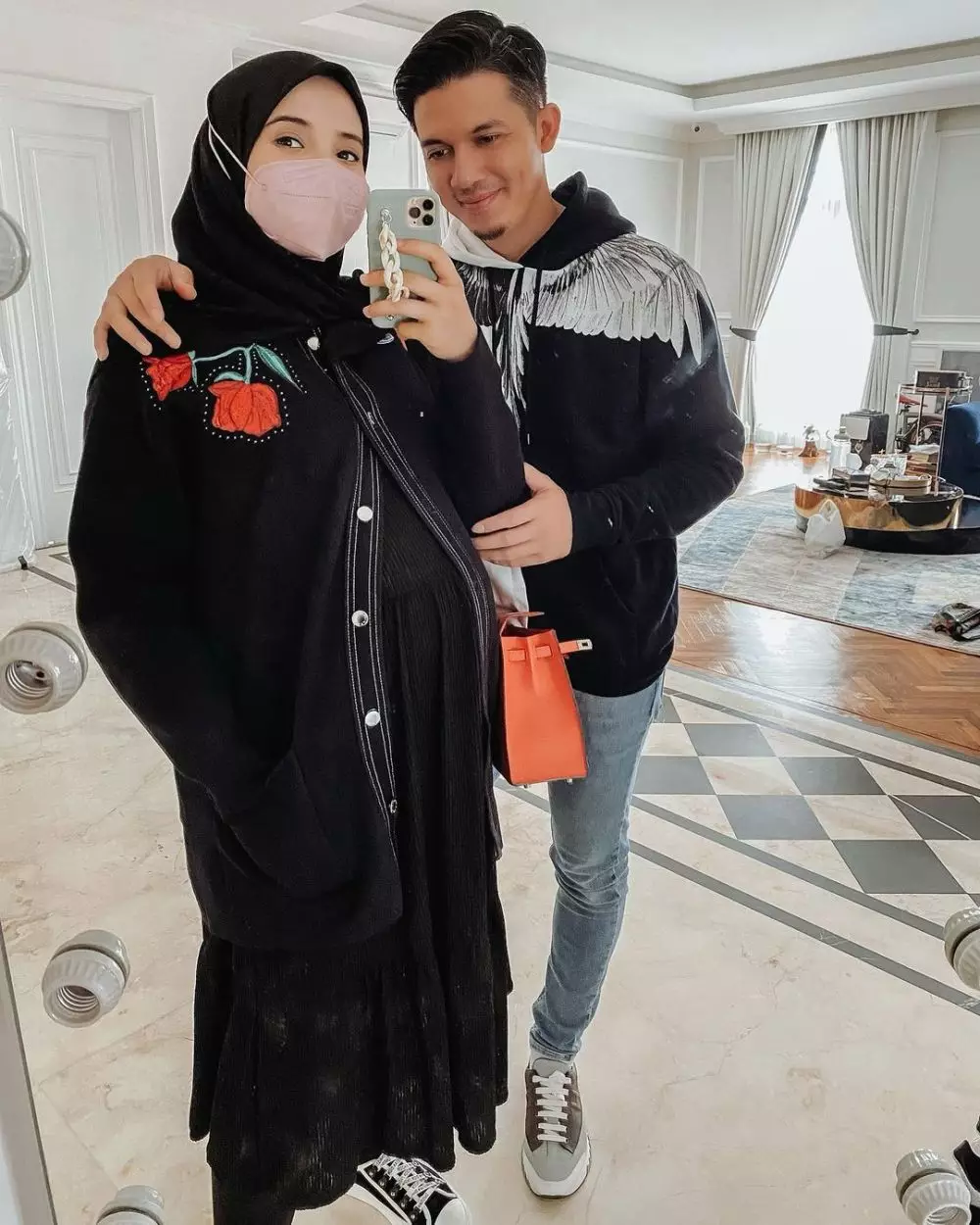 Zaskia Sungkar di trimester ketiga © 2021 brilio.net Zaskia Sungkar di trimester ketiga © 2021 brilio.net