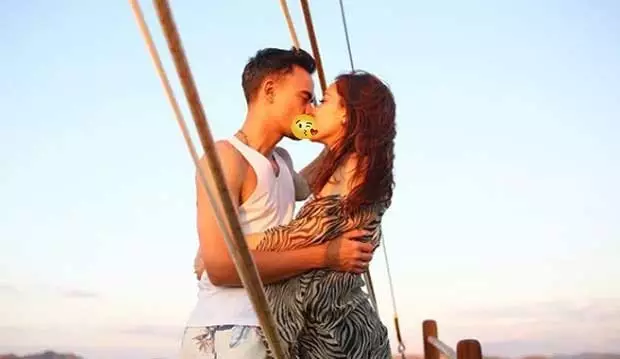 seleb saat tirukan adegan Titanic © 2021 brilio.net