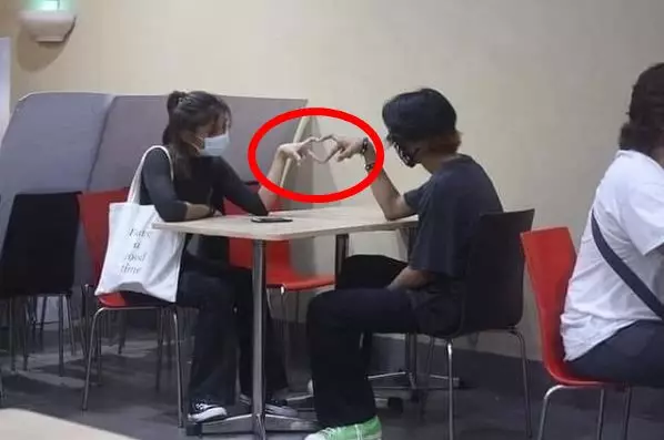 romantis bareng pacar © Instagram